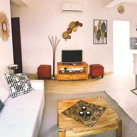 Town House With Patio In Quiet Residential Area 10 Min From Beach Torremolinos Exteriör bild