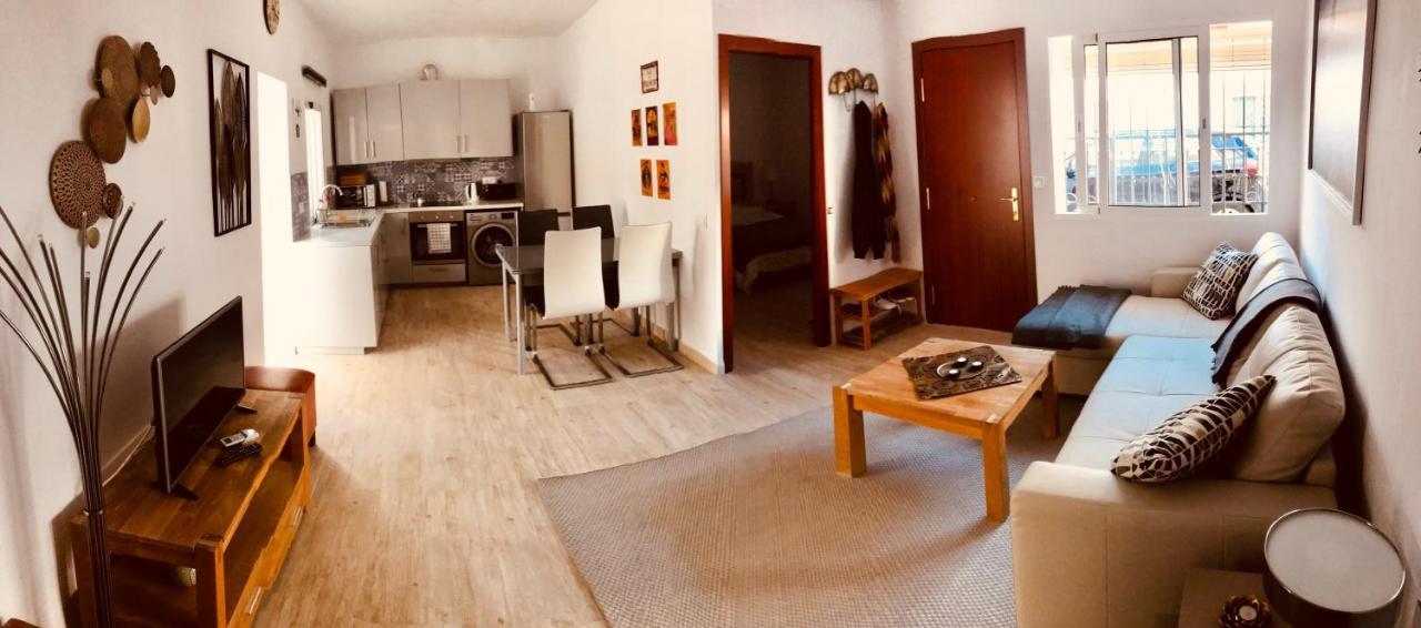 Town House With Patio In Quiet Residential Area 10 Min From Beach Torremolinos Exteriör bild
