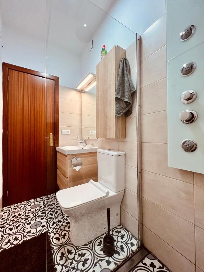 Town House With Patio In Quiet Residential Area 10 Min From Beach Torremolinos Exteriör bild